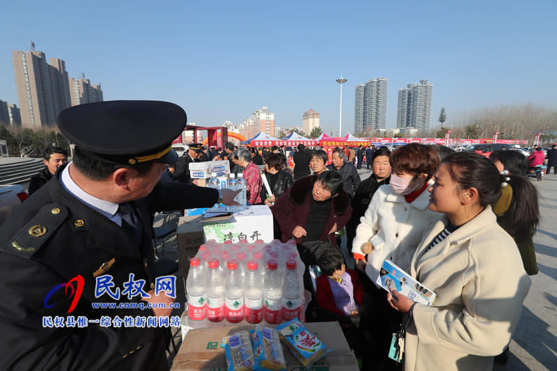 我縣舉行“3.15國際消費者權(quán)益日”宣傳活動