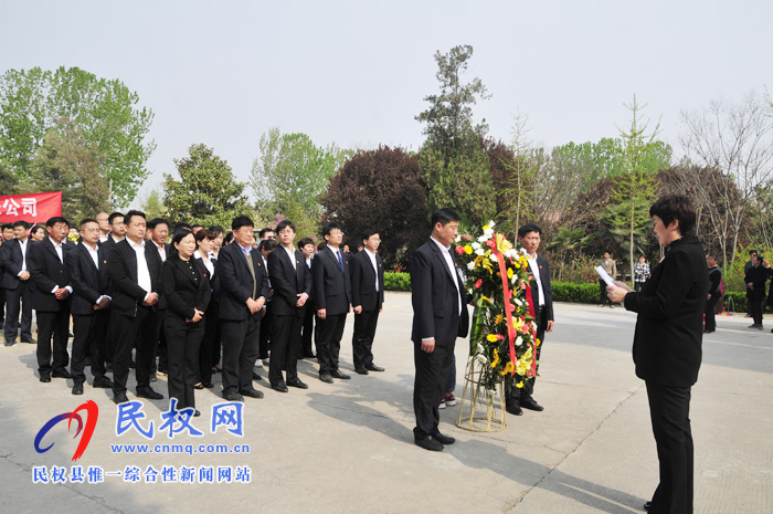 縣高新區(qū)到睢杞戰(zhàn)役紀(jì)念館開(kāi)展革命烈士公祭活動(dòng)