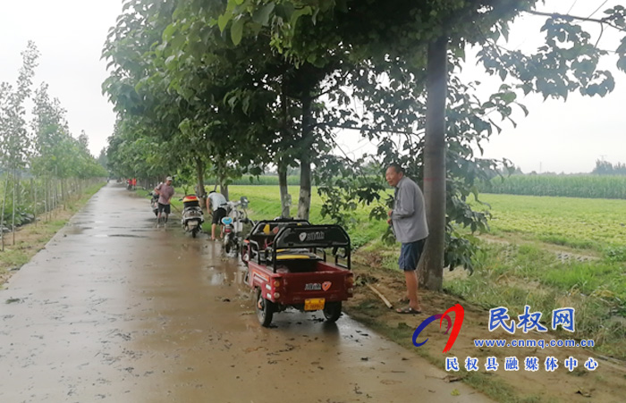 野崗鎮(zhèn)暴雨過(guò)后迅速開展道路搶修保暢通工作