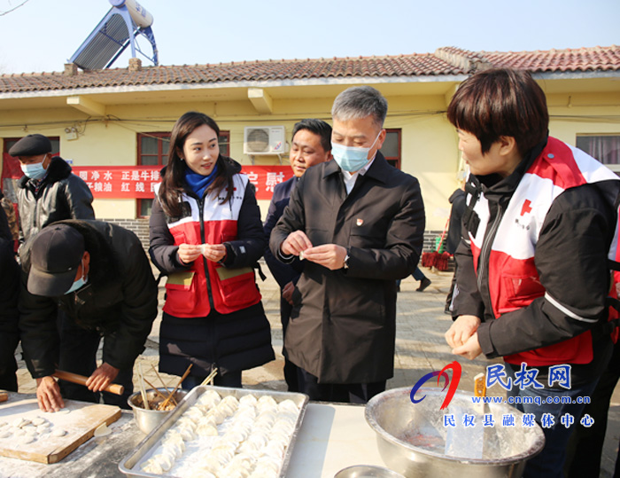 副縣長朱琳到花園鄉敬老院慰問老人