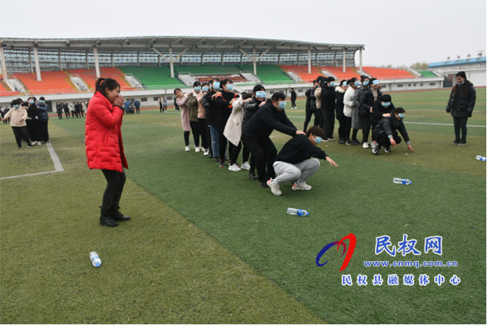 縣東方超市舉辦“三八”婦女節(jié)趣味運(yùn)動會