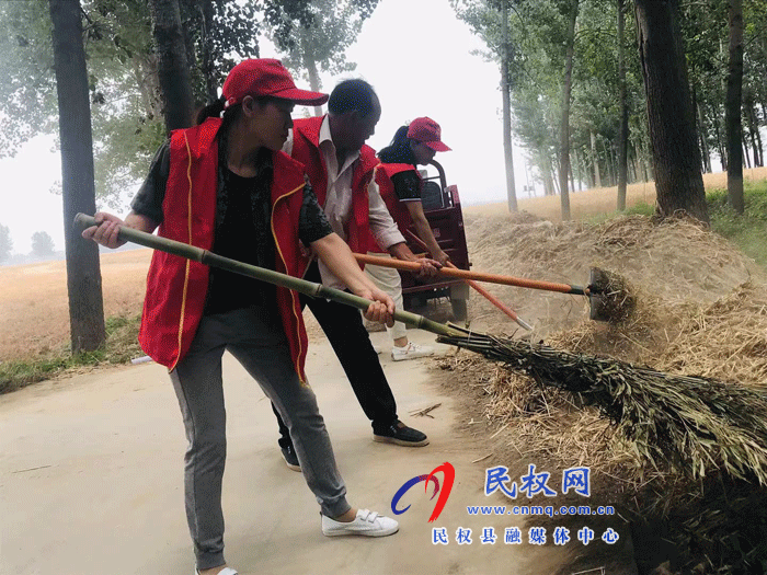 孫六鎮(zhèn)：全面清理“三邊三頭”秸稈，提升人居環(huán)境