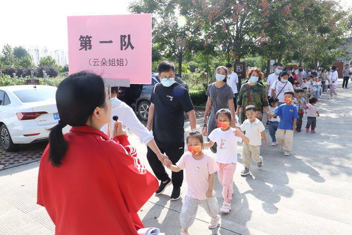 中秋月圓 家國(guó)情濃——民權(quán)縣青少年研學(xué)基地開展“人滿月圓 愛在中秋”親子主題活動(dòng)