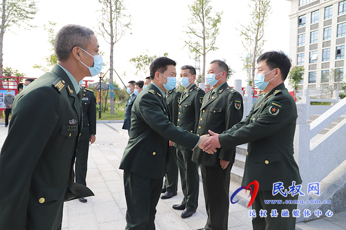 河南省軍區(qū)少將政委徐元鴻到民調(diào)研黨管武裝和民兵建設(shè)等工作情況