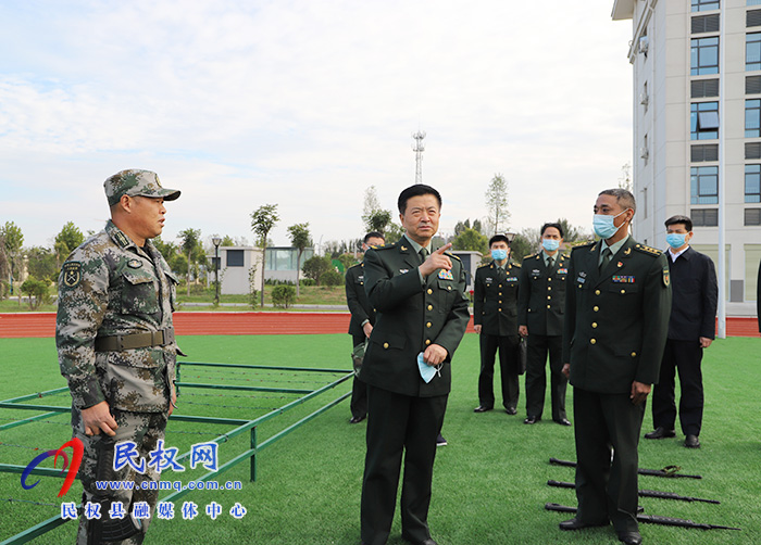 河南省軍區(qū)少將政委徐元鴻到民調(diào)研黨管武裝和民兵建設(shè)等工作情況