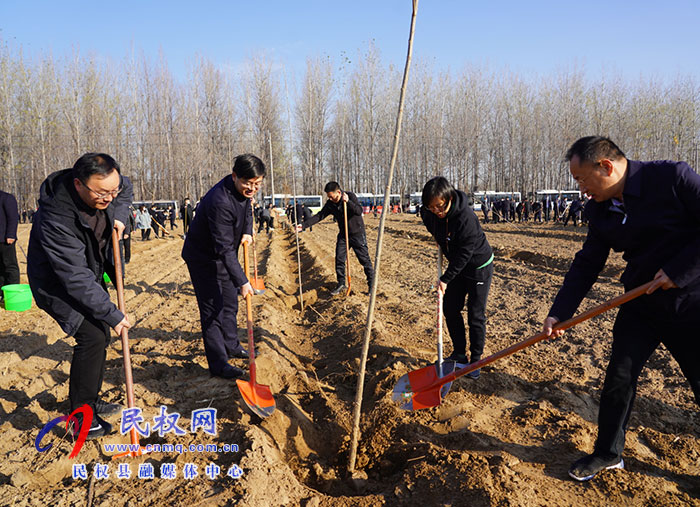 我縣組織開(kāi)展冬季義務(wù)植樹(shù)活動(dòng)