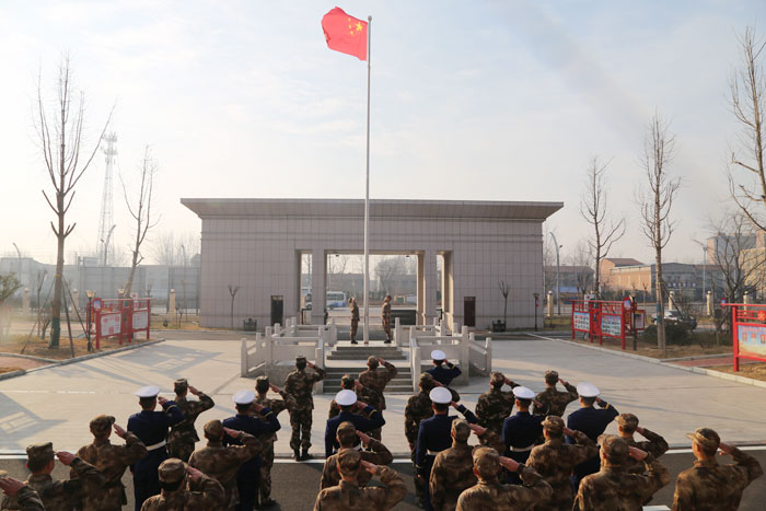 民權(quán)縣駐軍單位聯(lián)合開展新年升國旗儀式