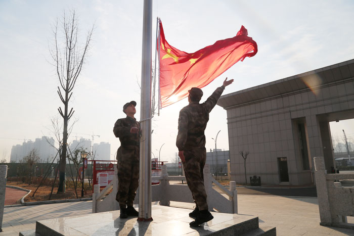 民權(quán)縣駐軍單位聯(lián)合開展新年升國旗儀式