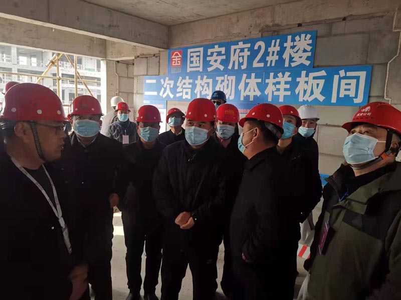 縣住建局組織召開(kāi)2022年全縣建設(shè)工程質(zhì)量、安全、揚(yáng)塵防控暨標(biāo)準(zhǔn)化工地現(xiàn)場(chǎng)觀摩會(huì)