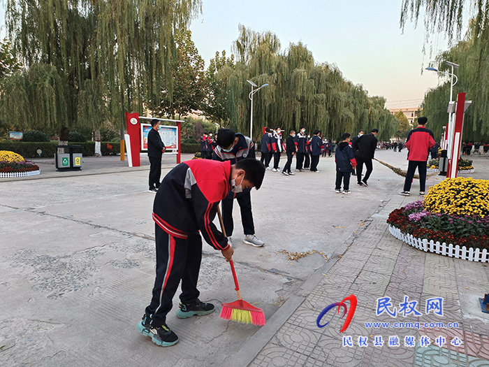 校園遍開文明花 ————民權(quán)縣實(shí)驗中學(xué)開展文明教育活動側(cè)記