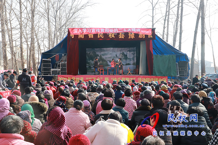 民權(quán)縣舉行文化科技衛(wèi)生“三下鄉(xiāng)”暨“快樂(lè)星期天”集中示范活動(dòng)