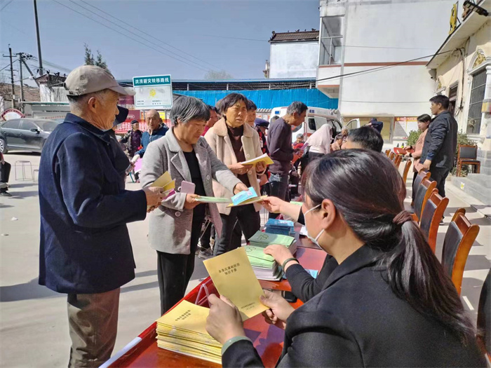 縣委黨校開展3月份主題黨日“1+新時代文明實踐推動暨黨的創(chuàng)新理論、科技、衛(wèi)生三下鄉(xiāng)”活動