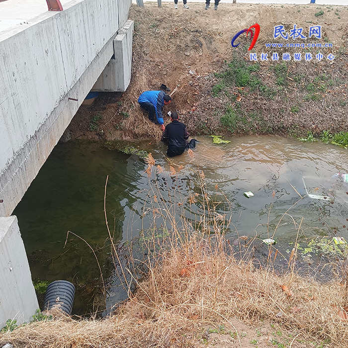  葛莊村村民董騫救落水老太太