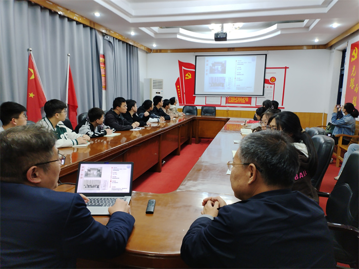   民權博士團成員、上海同濟大學教授朱京濤招生工作組到民權縣高級中學開展招生宣講活動