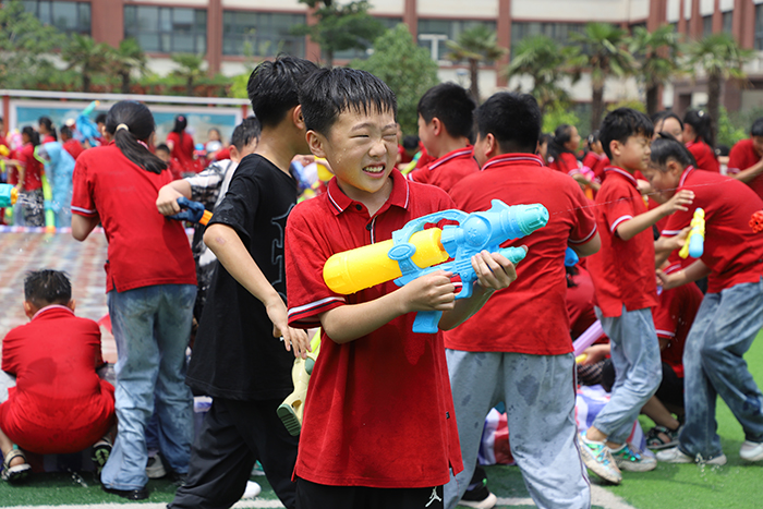 “悠悠艾香溢佳節(jié) 綿綿粽情潤端午”——民權求實學校端午節(jié)主題教育活動