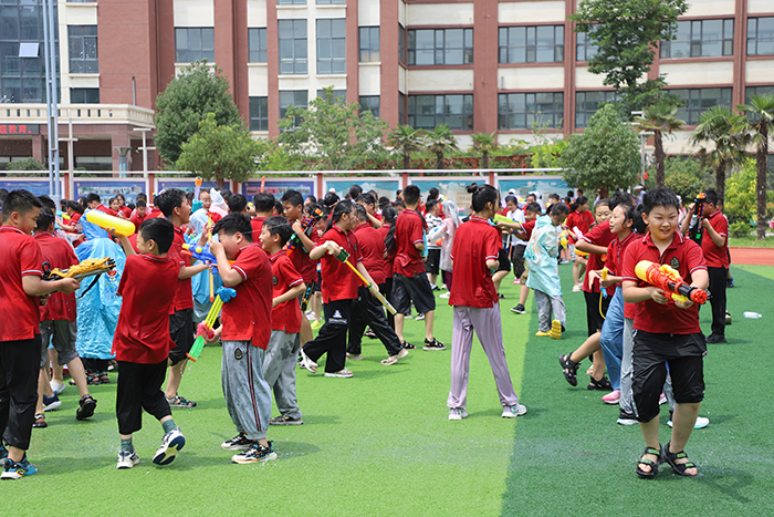 “悠悠艾香溢佳節(jié) 綿綿粽情潤端午”——民權求實學校端午節(jié)主題教育活動