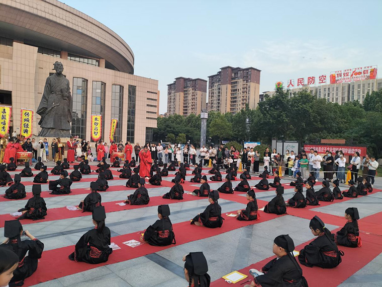 民權(quán)縣文化廣電旅游局積極實施文化惠民 助力未成年人思想道德建設(shè)工作