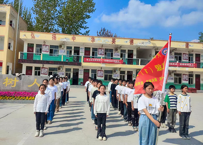 民權(quán)縣人和鎮(zhèn)高集學(xué)校 舉行“筑健康體魄  展運(yùn)動風(fēng)采”春季廣播體操比賽