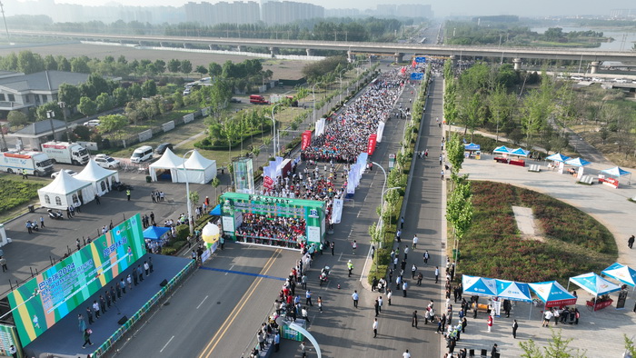 穿越林海 一路花香  巴迪瑞2024民權申甘林帶生態(tài)馬拉松賽激情開跑