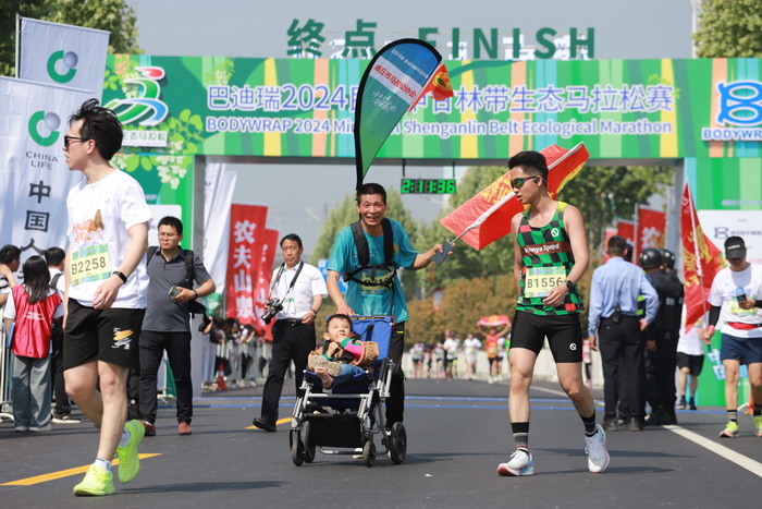 穿越林海 一路花香  巴迪瑞2024民權申甘林帶生態(tài)馬拉松賽激情開跑