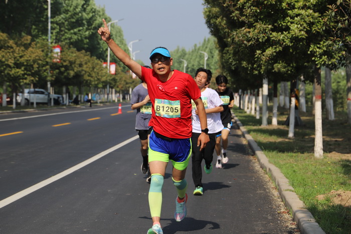 穿越林海 一路花香  巴迪瑞2024民權申甘林帶生態(tài)馬拉松賽激情開跑