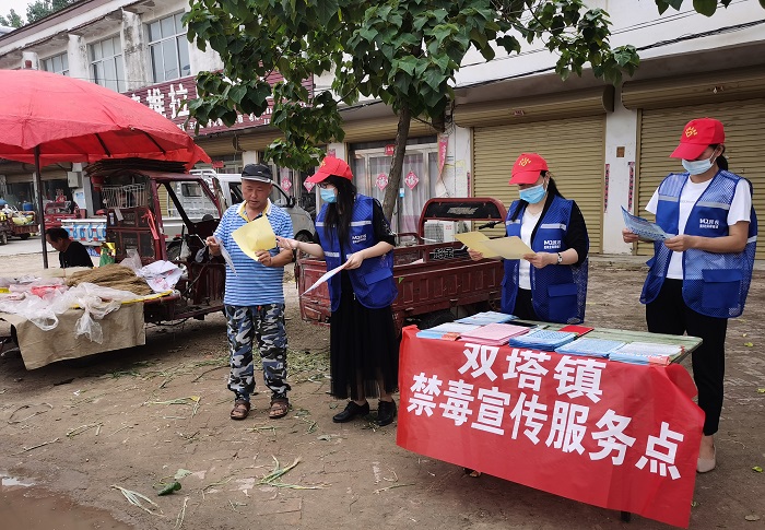 雙塔鎮(zhèn)：無人機(jī)“空中掃毒” 讓“罪惡之花”無處遁形