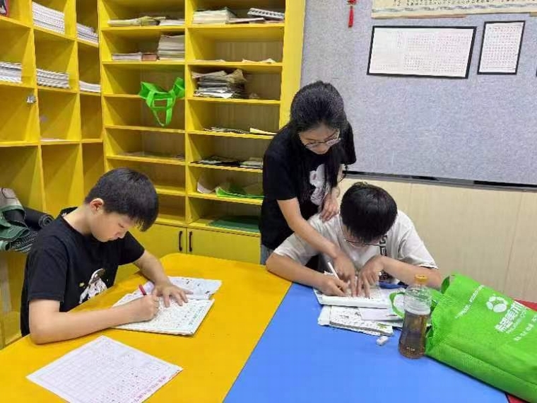 民權(quán)縣圖書館舉辦第二期市民夜校“閱讀潤墨美·藝術(shù)綻芳華”公益課堂