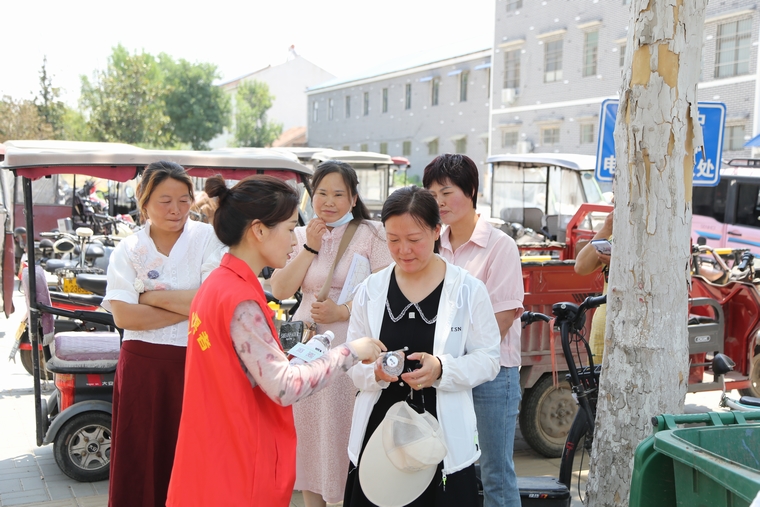 民權(quán)縣圖書館組織開展 “閱讀點(diǎn)亮未來·助力高考?jí)粝搿敝驹阜?wù)活動(dòng)