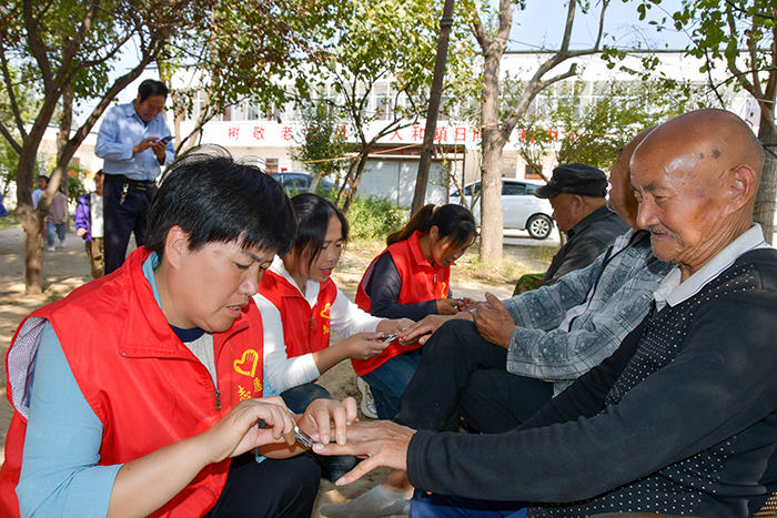 童心敬老 情暖重陽 ——人和鎮(zhèn)人西幼兒園組織開展走進敬老院活動