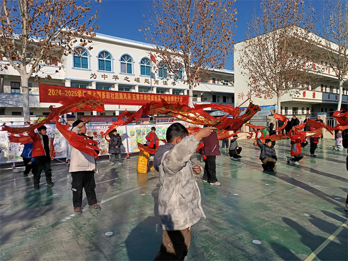 多彩社團展風采  五育并舉促成長 ——民權(quán)縣第三小學舉辦五育并舉成果展及冬季運動會頒獎大會