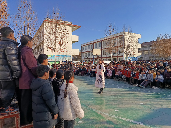 多彩社團展風采  五育并舉促成長 ——民權(quán)縣第三小學舉辦五育并舉成果展及冬季運動會頒獎大會